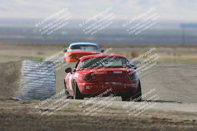 media/Oct-26-2025-CalClub SCCA (Sun) [[8ce1e69566]]/Group 5/Grapevine/